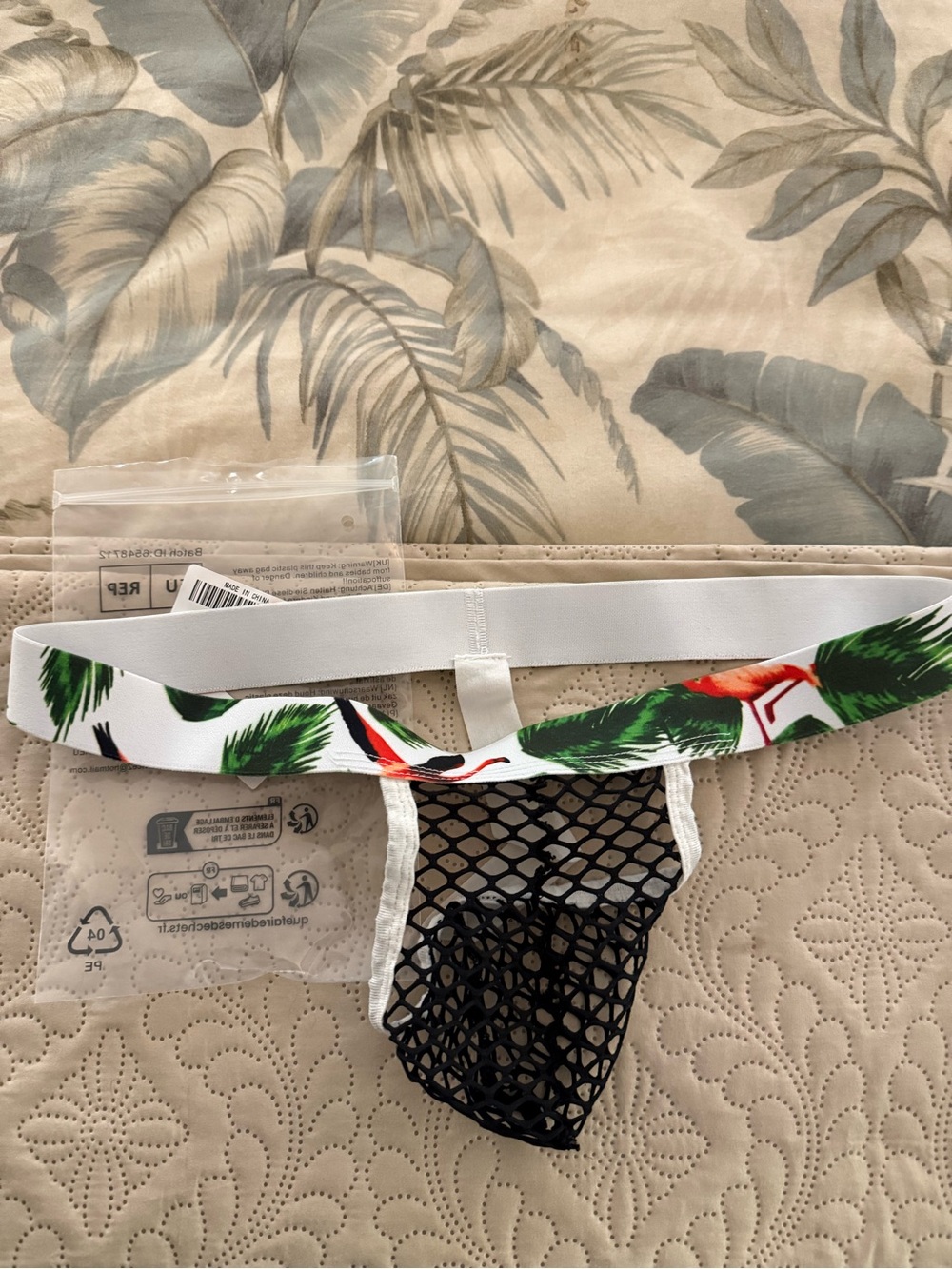 Men's fishnet g-string with palm pattern waistband - Picture 2 of 3